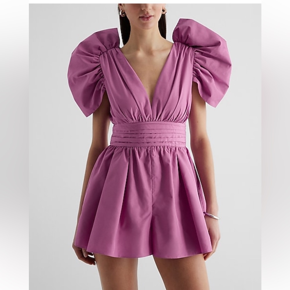 V neck puff sleeve pleated romper